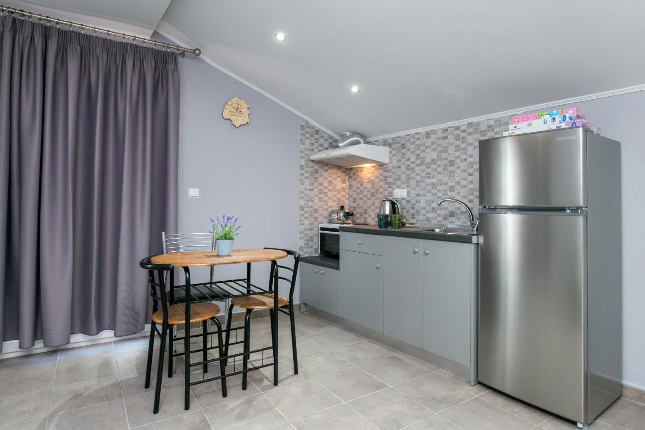 Aliki'S Apartment 利迈纳里亚 外观 照片